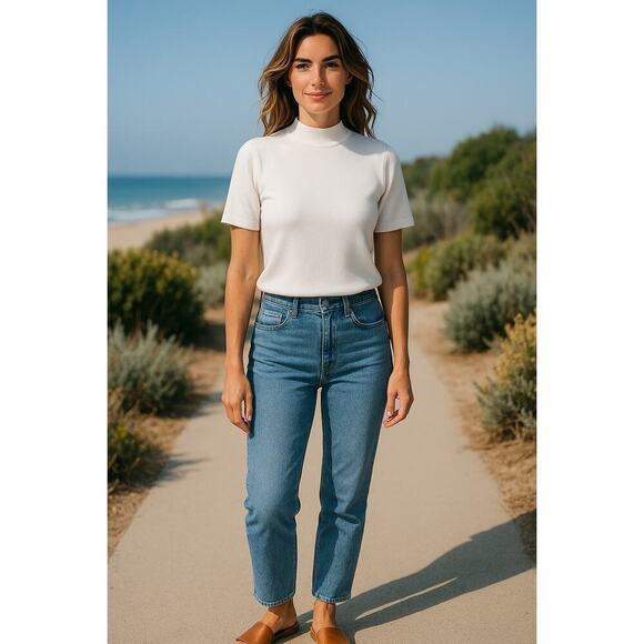 MOTH Women’s M White Mock Neck Short Sleeve Sweater Top Soft Stretch Minimalist - Picture 5 of 5